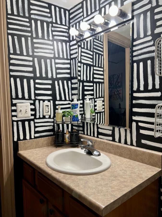 شقة 420 Friendly Skyline View Downtown Loft Free Parking ديترويت المظهر الخارجي الصورة
